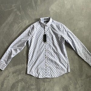 Brand new, never worn button down. Banana Republic tech stretch cotton